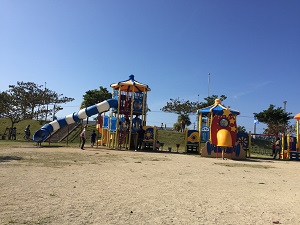 豊崎にじ公園は砂場も遊具もあって、子どもが大好きな公園